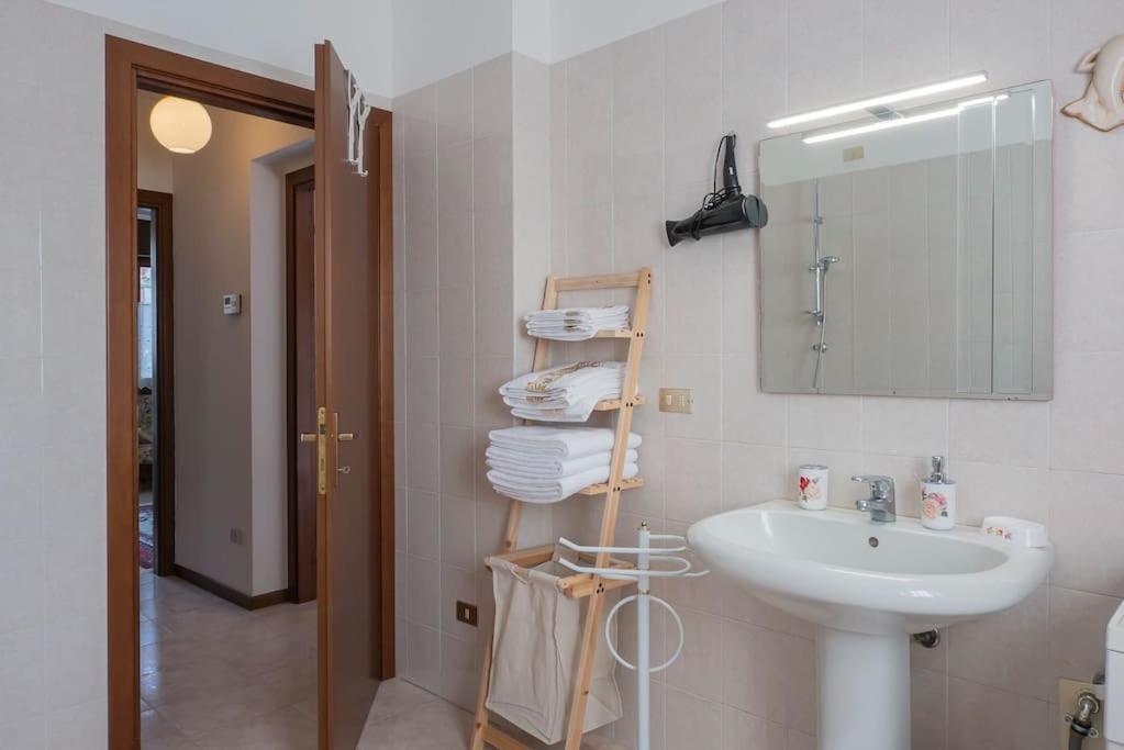 Appartement Le Rose à Venegono Superiore Extérieur photo