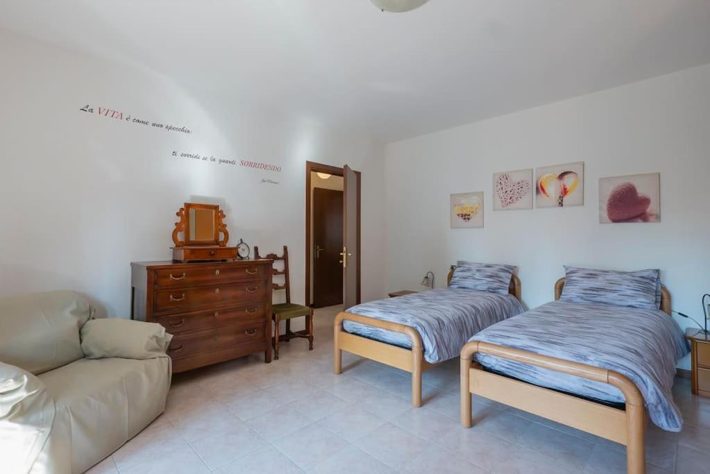 Appartement Le Rose à Venegono Superiore Extérieur photo
